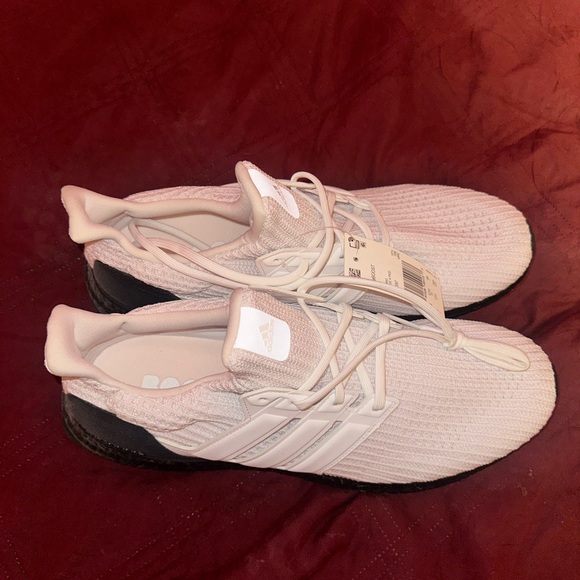 Brand new (no box) Adidas Ultraboost 4.0 Orchid Tint. Never worn - Picture 3 of 4
